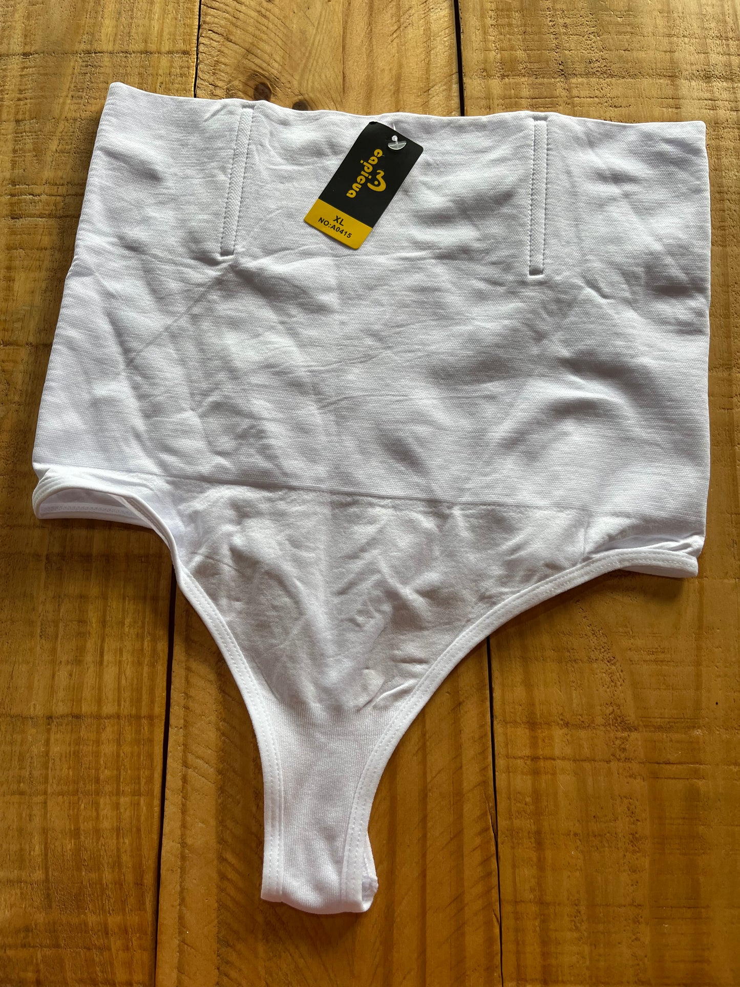 Faja less con ballenas